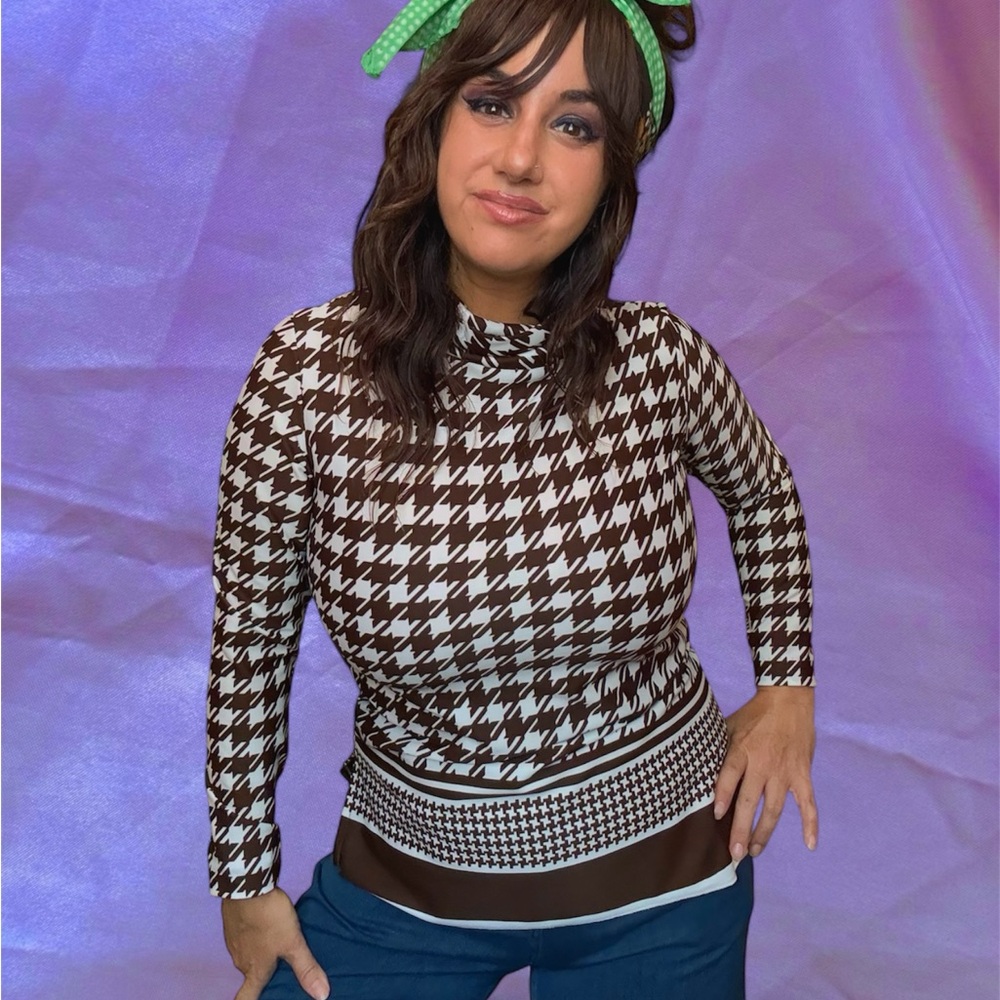 SOLD Vintage 70s Brown and White Houndstooth Turtleneck Top Small